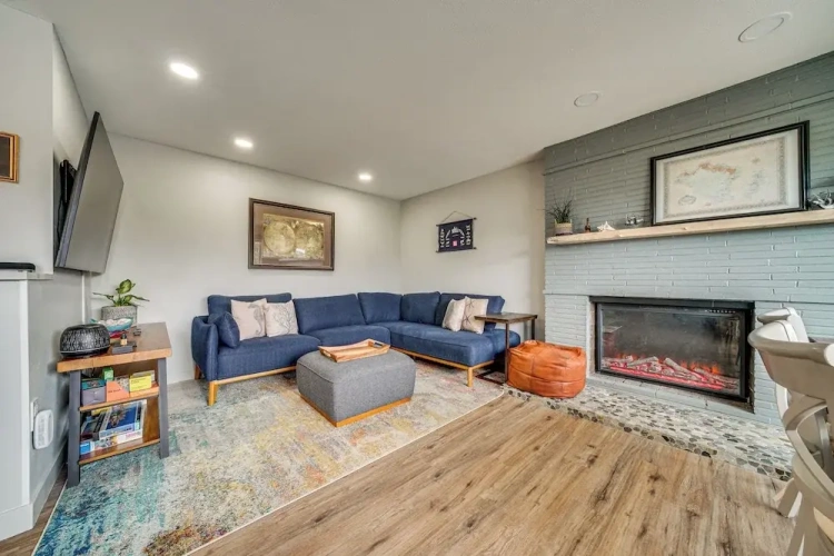 2 Bedrooms Apartment