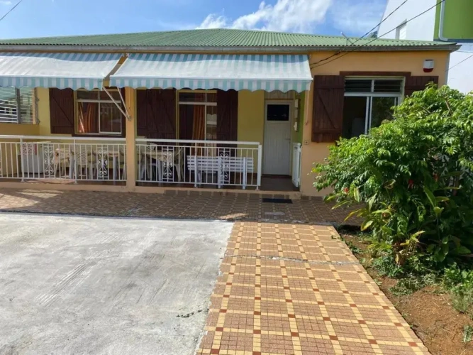 2 Bedrooms Cottage