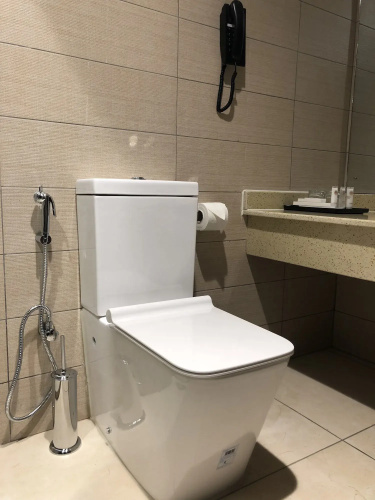 Monty Suites & Golf