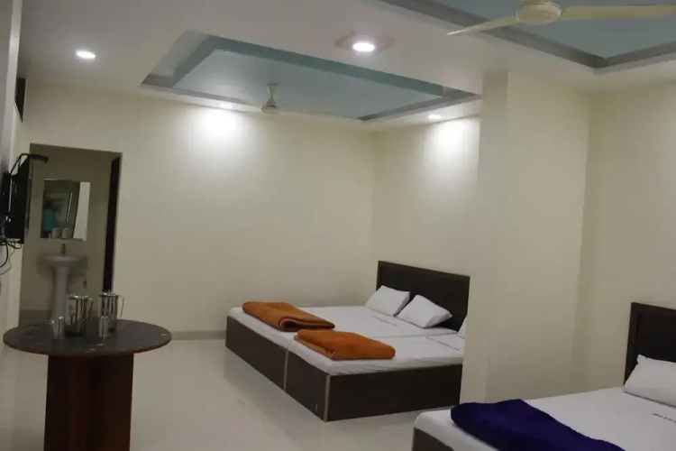 Hotel Radhika Inn