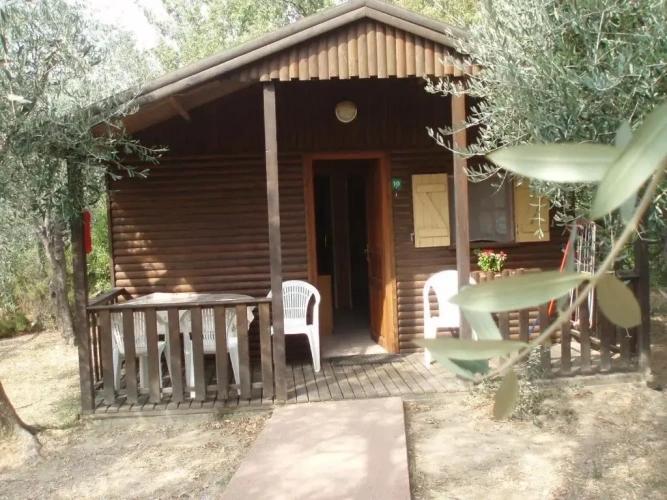 2 Bedrooms Bungalow
