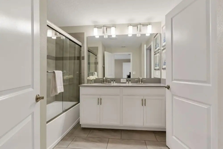 Amazing 4bdr w Pool Near Disney - 4914
