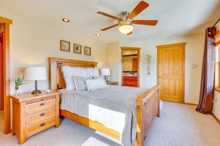 4 Bedrooms Cottage with balcony