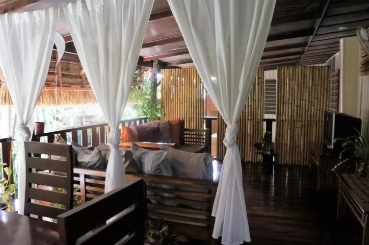Raintree Lodge