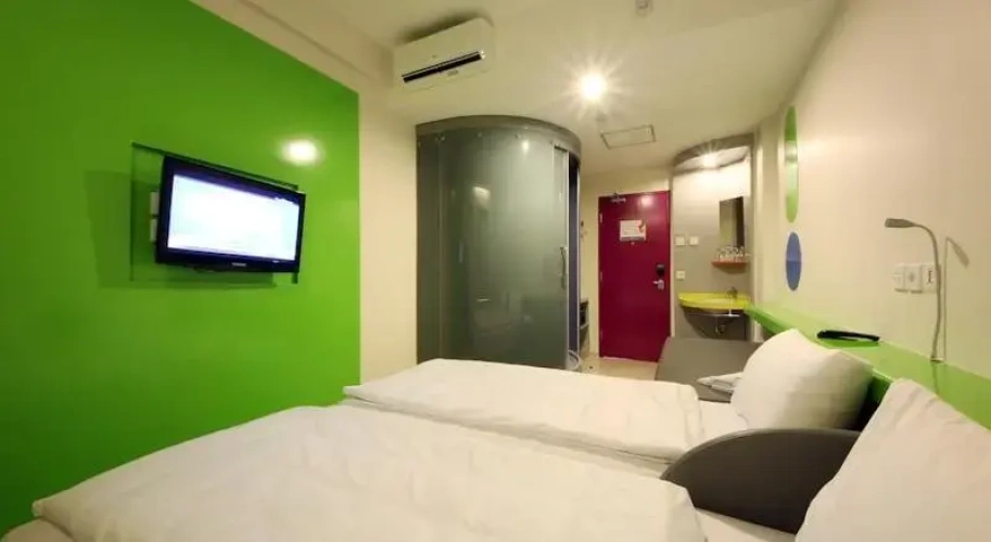 Pop Twin room