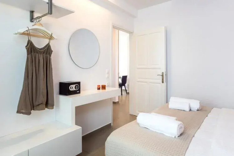 Evelyn Hotel