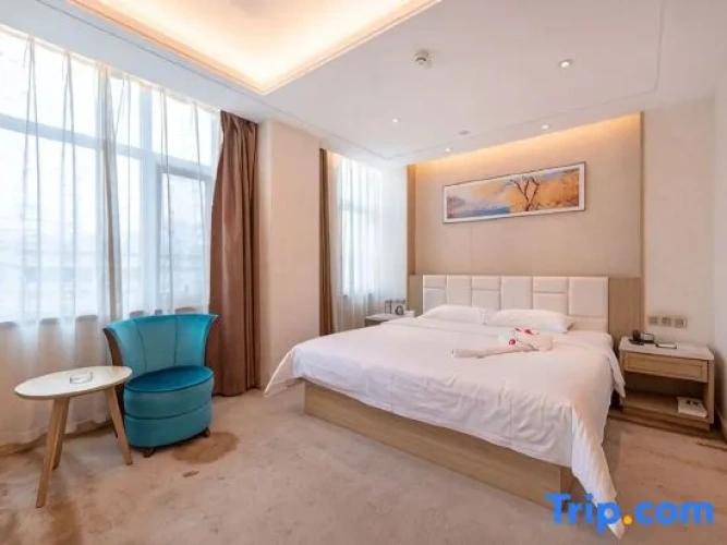 Standard Double room with city view