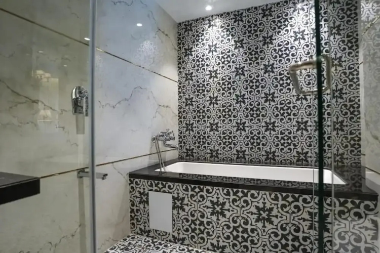 Instafeel Hotel