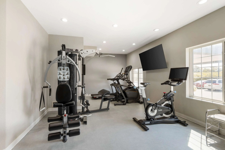 Best Western Plus Des Moines West Inn & Suites photo 29