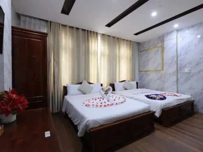 T Y Hotel