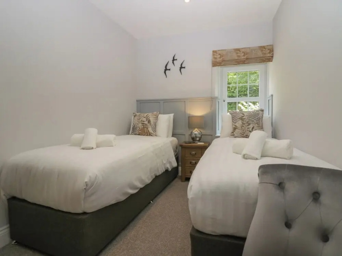 Garden Cottage No 1