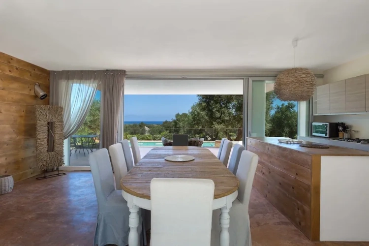 3 Bedrooms Villa