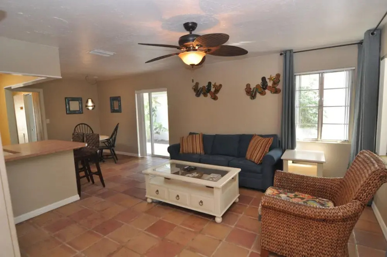 Lido Islander Inn