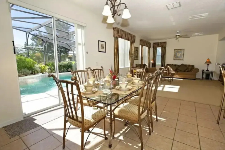 Windward Bay 4 bed / 3.5 bath home