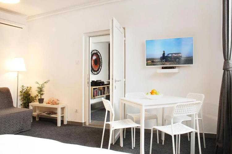 Floyd Room