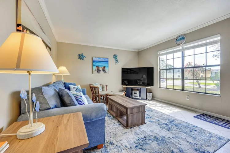 Walk to St Augustine Beach! Condo w/ Pool Access