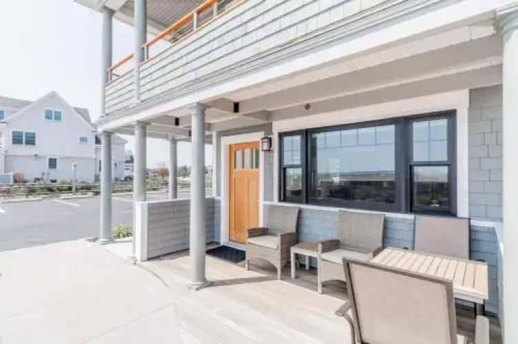 Lighthouse Suites at Pine Point