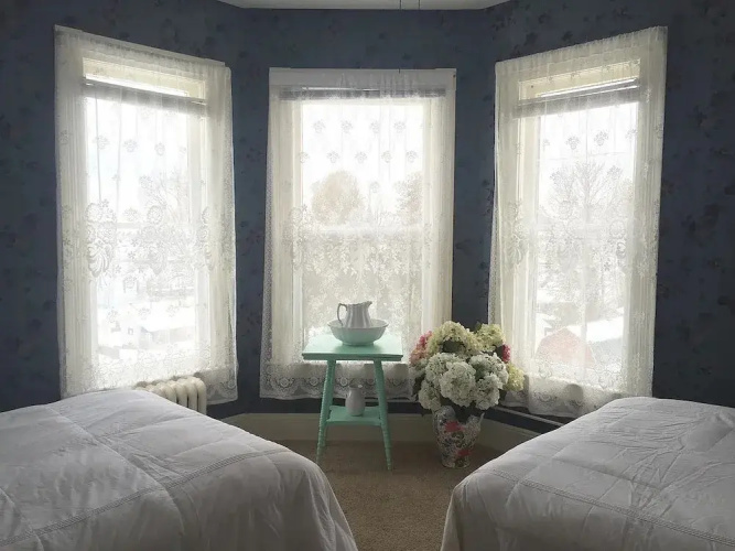 Pine Cottage Bed & Breakfast