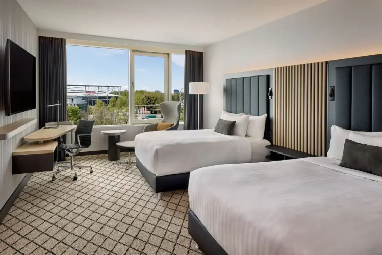 Standard Twin room with city view