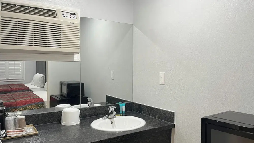 Studio 6 – Oakland, CA – San Francisco Berkeley Area
