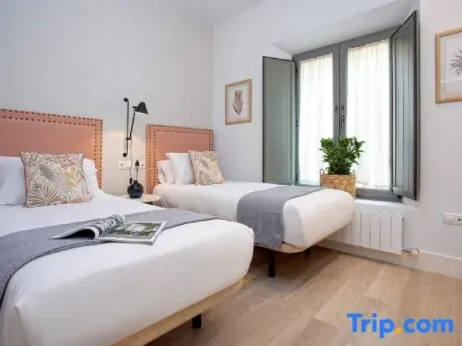 2 Bedrooms Apartment