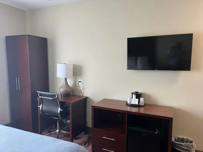 Lotus BLU Inn & Suites