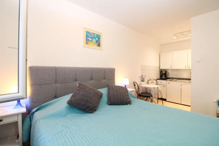 Apartment 1387