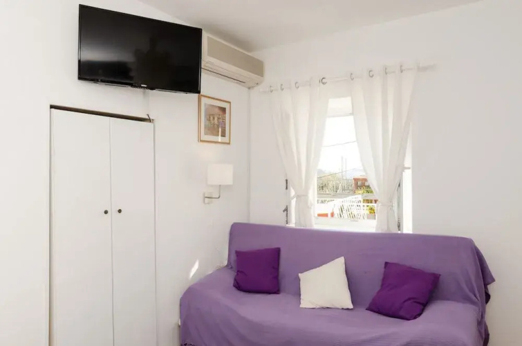 White Wave Guest House