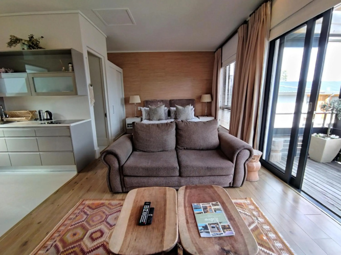 210 Gallery Luxury Studio Apartment