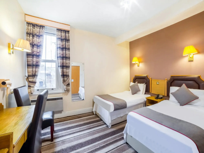 OYO Sandringham Hotel