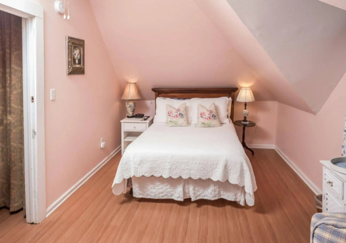 Cedar Crest Inn