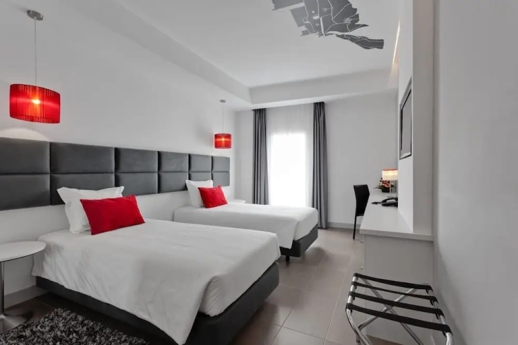 Standard Twin room with city view