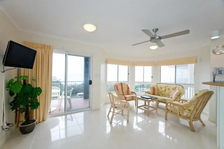 2 Bedrooms Apartment