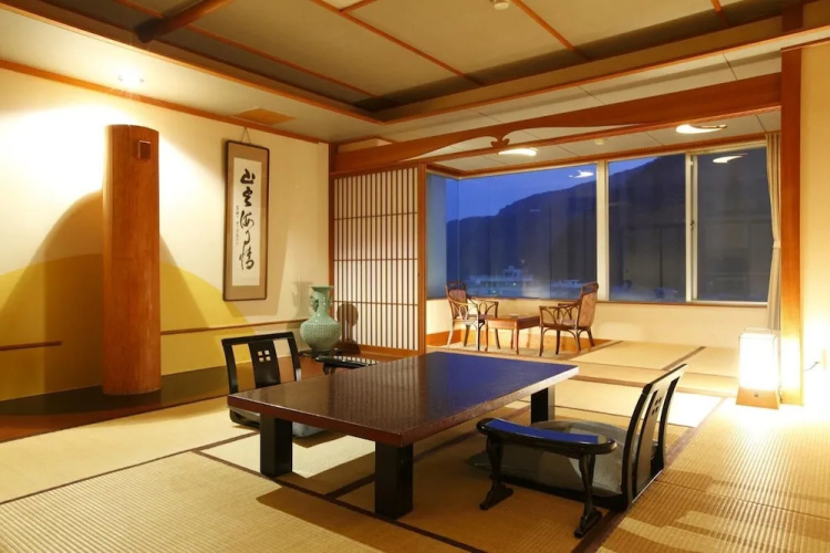 Tokiwaya