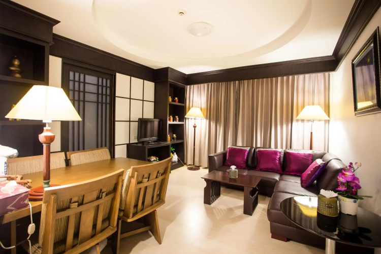 At Ayutthaya Hotel