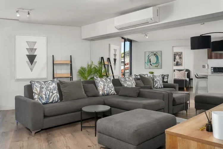 2 Bedrooms Classic Apartment with balcony