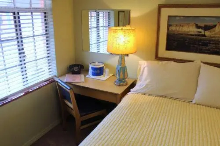 Blue Swallow Motel