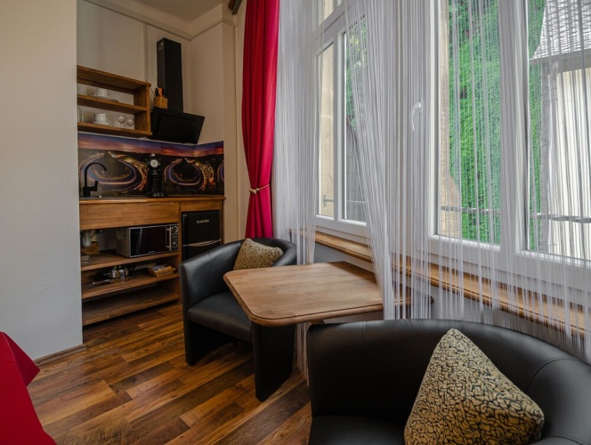 Economy Studio
