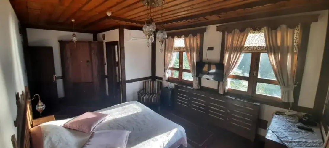 Zümrüdüanka Otel