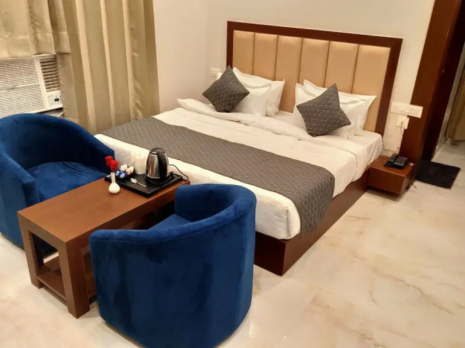 Shriji Hotel