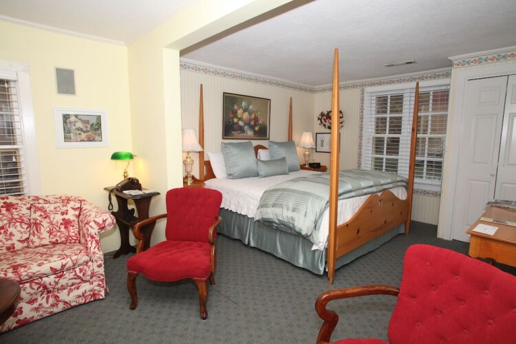 Jacksonville Inn Over view