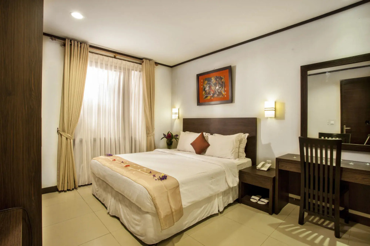 Summer Hills Hotel