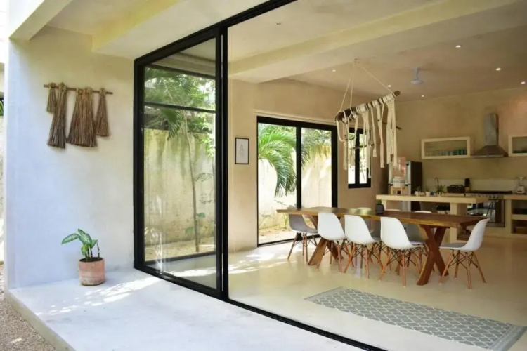Chic-Modern Apt w/Pool, Garden, Parking & 3 Bikes
