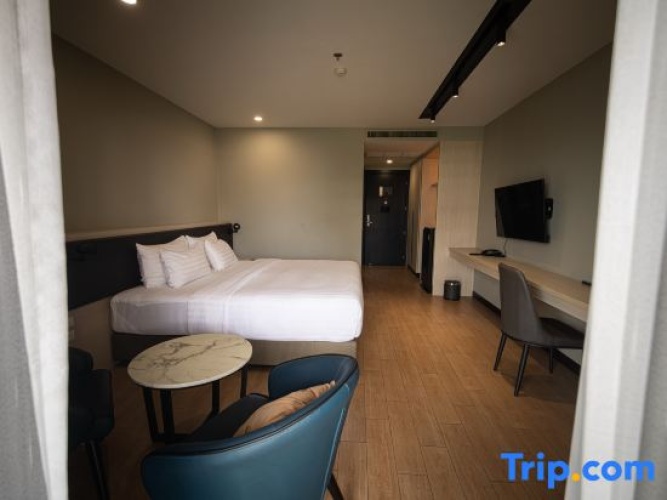 Premium Double room with pool view