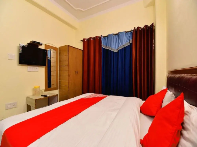 OYO 13186 Hotel Royal View