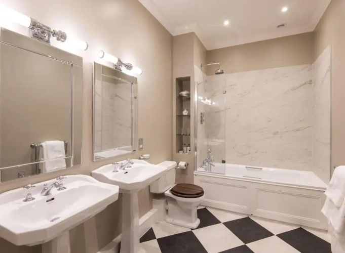 3 Bedrooms Double Apartment