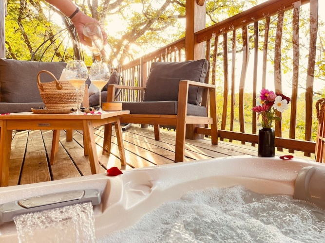 Deluxe Double Cottage with view