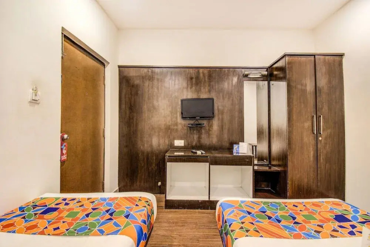 FabHotel Scarlet