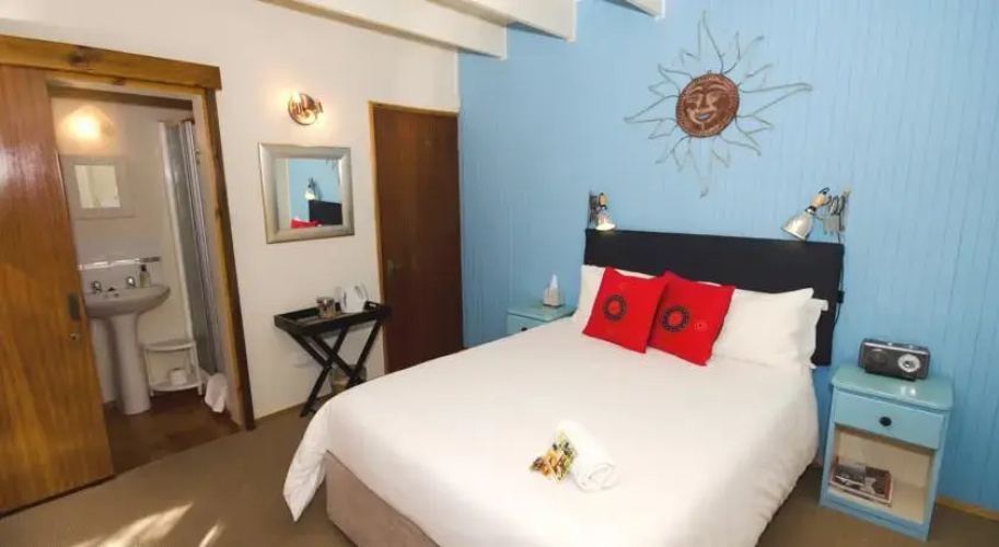 9 On Heron Bed Breakfast