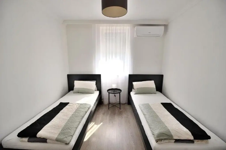 2 Bedrooms Apartment